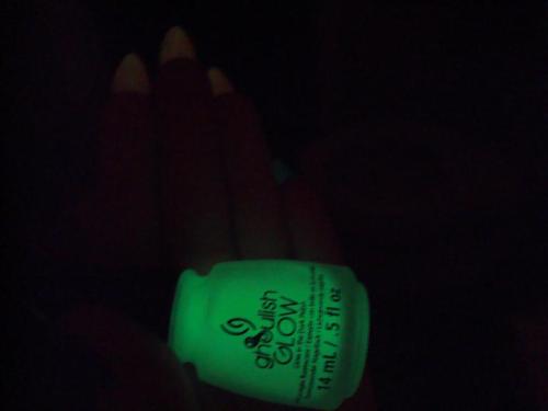 Halloween Nails! & the bottoms Glow! (counldn’t get the best pic tho) Colors used- Klean C