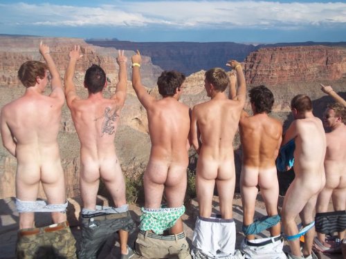 irishladsofffacebook:  Can’t beat a lineup of Irish ass ;-) 