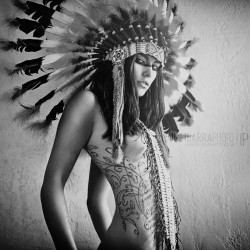 suicidal-gummybears-and-the-moon:  I’m going to custom make my native American headdress. It’s going to be amazing o,., O