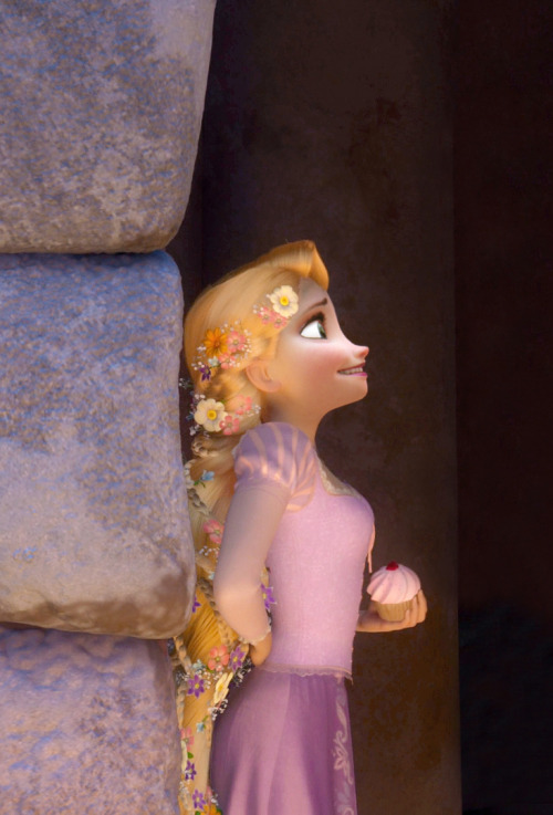 nooby-banana:constable-frozen:elsa + rapunzeli… didn’t notice until i read the description……….