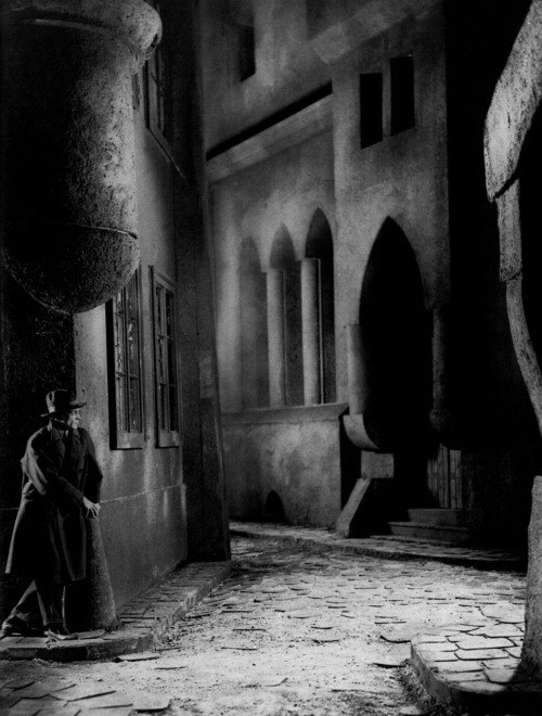magictransistor:  Robert Wiene. The Cabinet of Dr. Caligari. 1920. 