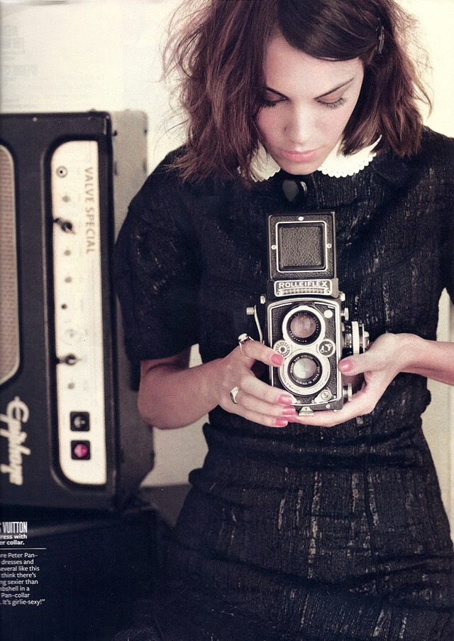 stars-et-shooting:  Alexa Chung and a Rolleiflex. 