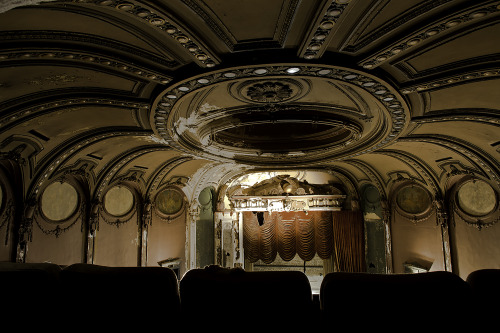 patgavin:  Avenue Theater  GRINDHOUSE 