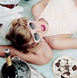 kissedbyflames:darling, i’m a nightmare dressed like a daydream