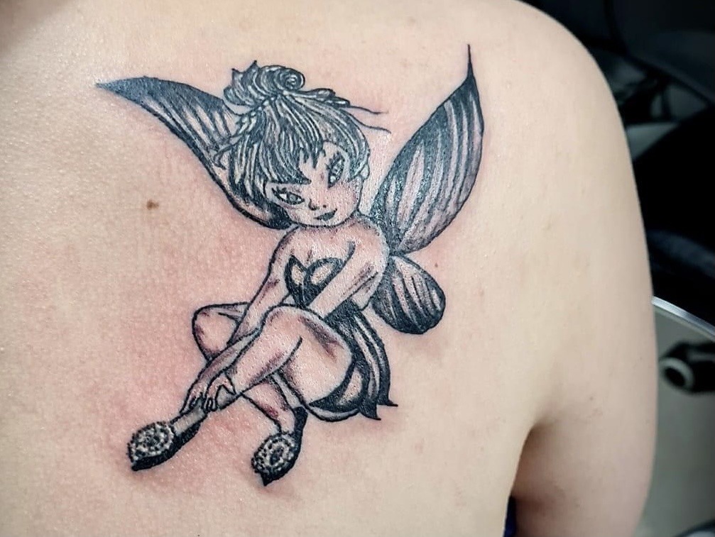 tattoo artist in my small town : r/shittytattoos