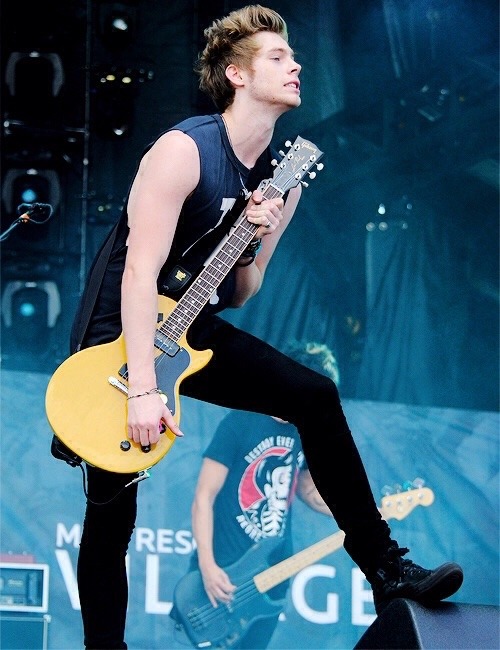 5 SECONDS OF SUMMER