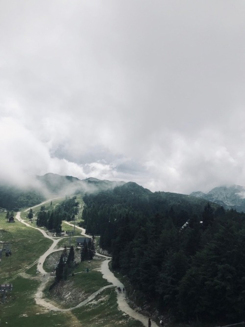 trustre:Vogel ski center in Bohinjsko jezero, Slovenia | more