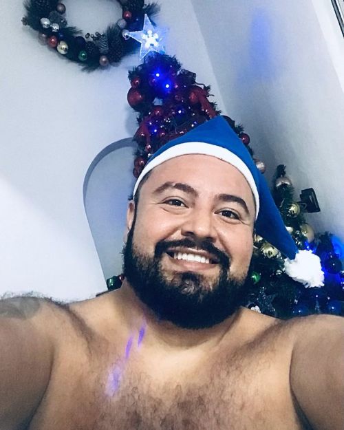 El santa azul o el rojo ? #beard #bear #bearmexicogay #bear4me #gayboy #gaymexico #gay #gaypride #ga