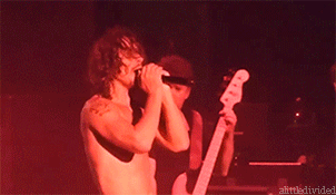 save-the-p0pulati0n: alittledivided: Soundgarden in Houston, TX (8-16-14)moment of silence for such 