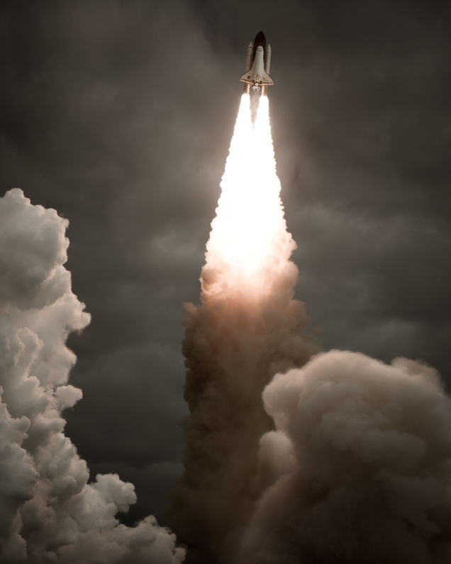 bobbycaputo:  How One Photographer Took Incredible Close-Ups of Space Shuttle Launches