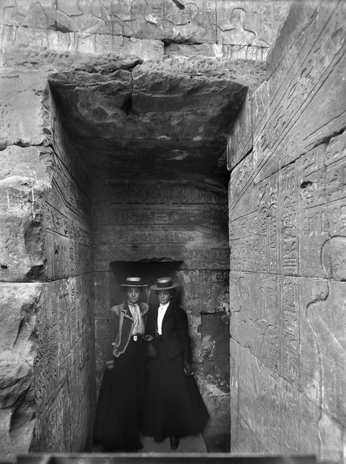 blumecaro:European Tourists in a temple, in Egypt, 1900. Photo by LL/Roger Viollet via Getty Images.