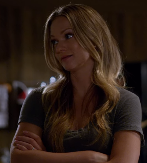 damnhotmsimmons:Screencaps of Jennifer Jareau in X-(10x01)