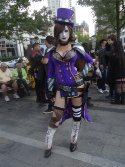 sentinel-wraith:  Mad Moxxi, Borderlands