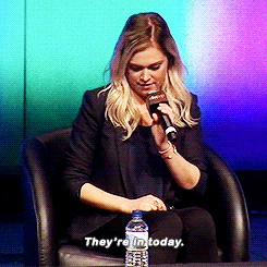 clarkehgriffins:Eliza Taylor on wardrobe malfunctions:  My boobs have fallen out.  Seriously, it’s a