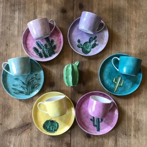 la-sicilienne:Aren’t they beautiful? I want them so badly. Porcelain made by azarraluqui