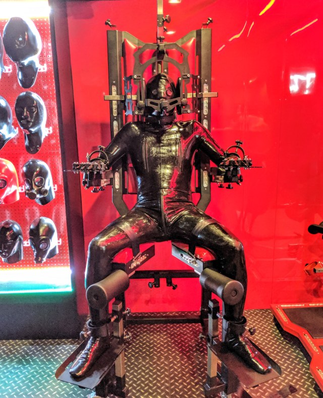 Sex rubberforfun:Rest on chair 💺 pictures