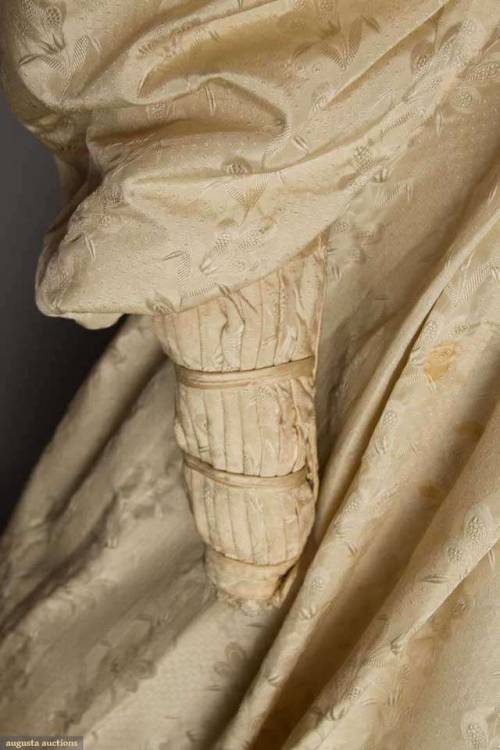 lesmiserablesfashions: Wedding dress c. 1830s [x]