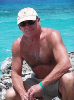 Older men and Speedos: My Weakness