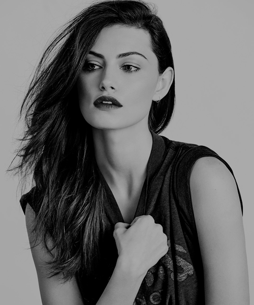 Phoebe Tonkin for Byrdie Beauty Magazine.