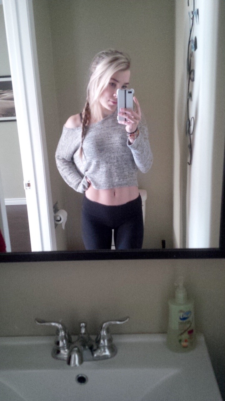 oatsnjen:  Crop tops make me feel cute