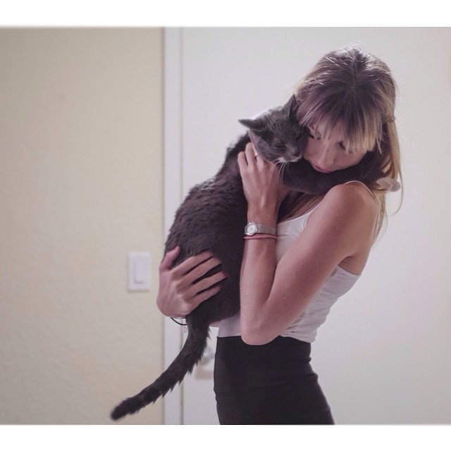awwww-cute:  I was saving this photo for my cake day, but I missed it again. Wanted