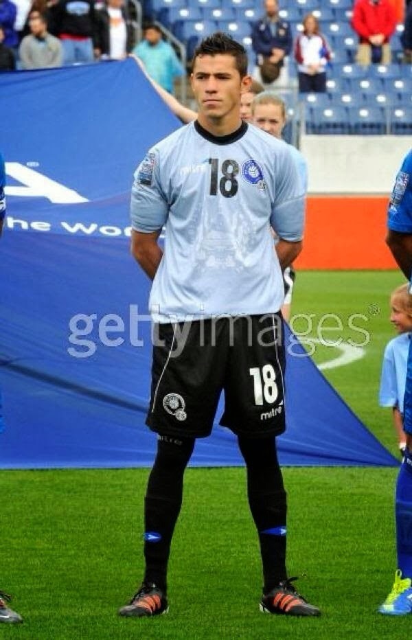 celebritycox:  Jimmy Cuellar (Salvadorian national goalkeeper) totally nude! 