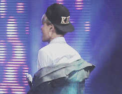 kyungs0o:  Kim Jongin’s glorious back  now imagine resting your head on those broad shoulders 