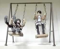  RivaMika Figma Theater: Swinging MatchBy hinako_seta  Who will swing over the bar first??