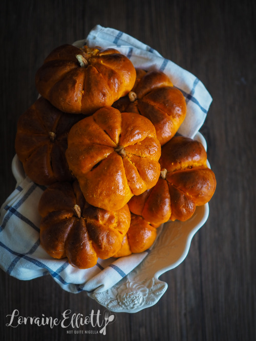 foodffs: Pumpkin Bread RollsFollow for recipesIs this how you roll?