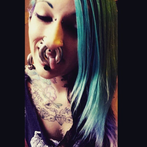 darkgreenblue:½ inch septum ring!!Geiles Septumpiercing, will ich auch bald haben, aber dauert noch 