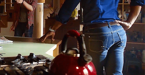 lamarworld1:Isaiah Mustafa booty