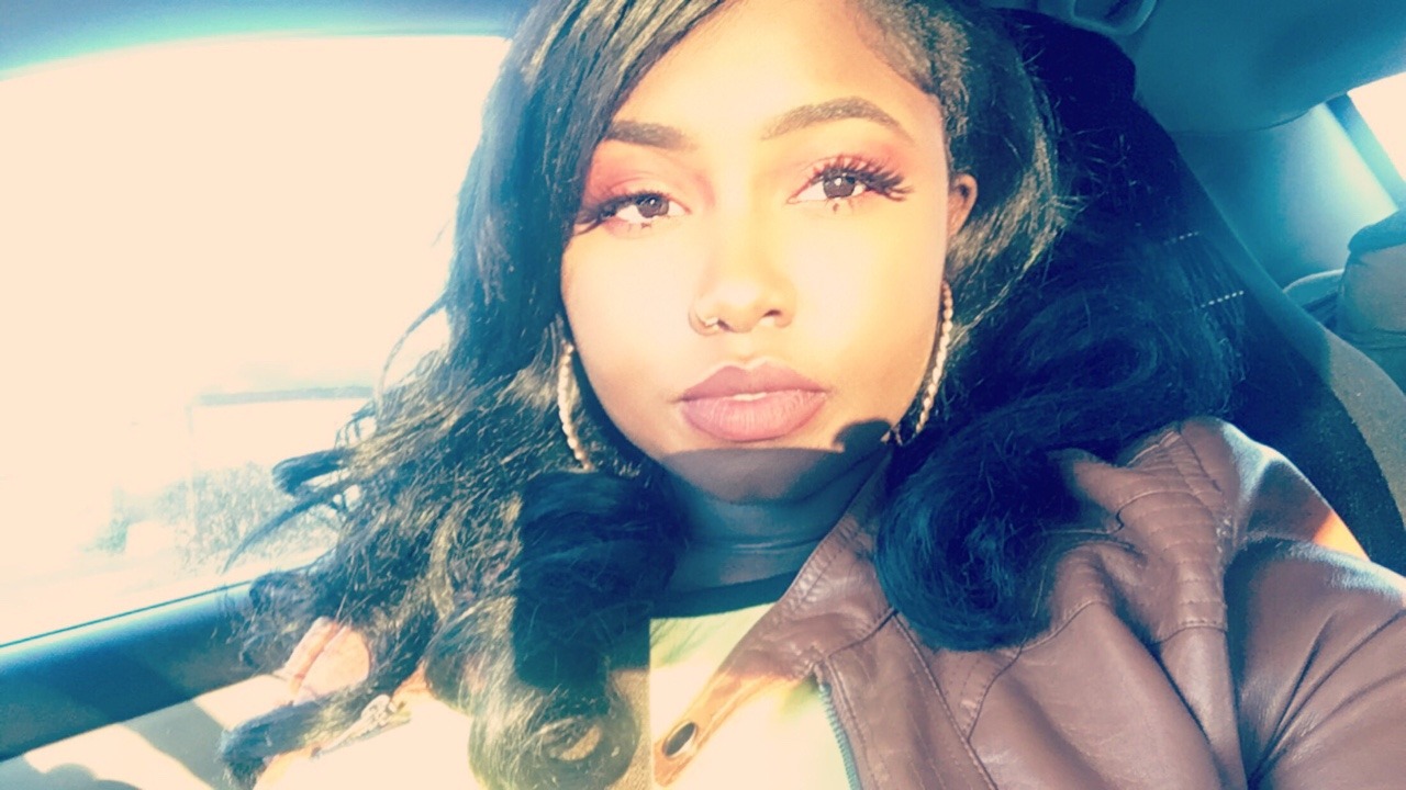 heyyreene:  Add me on Snapchat Heyyreene Send me 1$ for Christmas 🎄❣️😌💝