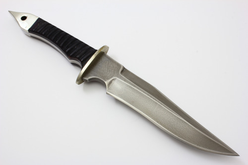 gunrunnerhell:  Shiva Ki Knives - Mercenary If you so happen to need/want a ŭ,000 knife. 