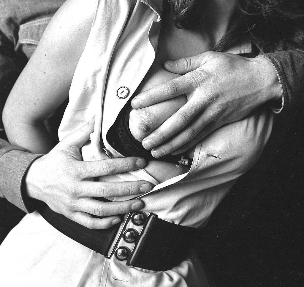 justinekneelsforever:  :http://oldtimeerotica.tumblr.com/  ❤️