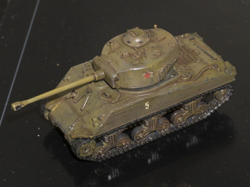 1:100 M4A3 Sherman in Red Army colorsArcylic paint for base colors, oil paint with gasoline for dirt