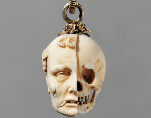 vintagegal: German Rosary c. 1500–1525 Each of the memento mori beads at the ends shows a huma