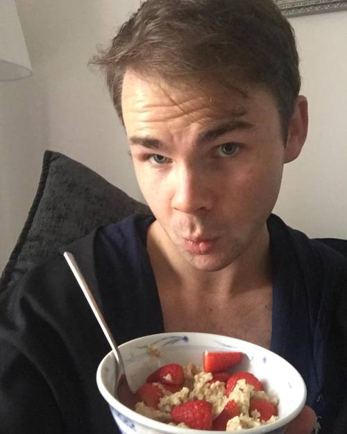 Yummy Post Workout Meal! #postworkout #starchy #oats #strawberries #healthy #gayhealth #gaylife #instagay