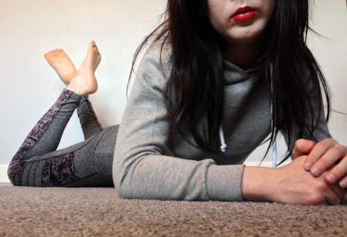 feetcdadore:Yoga is hard to do in heels so I had to take them off, that just gives you more reason t