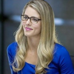 Emily Bett Rickards 301e9f2a55c9b20ecf3a5f517c2737f39ce76287