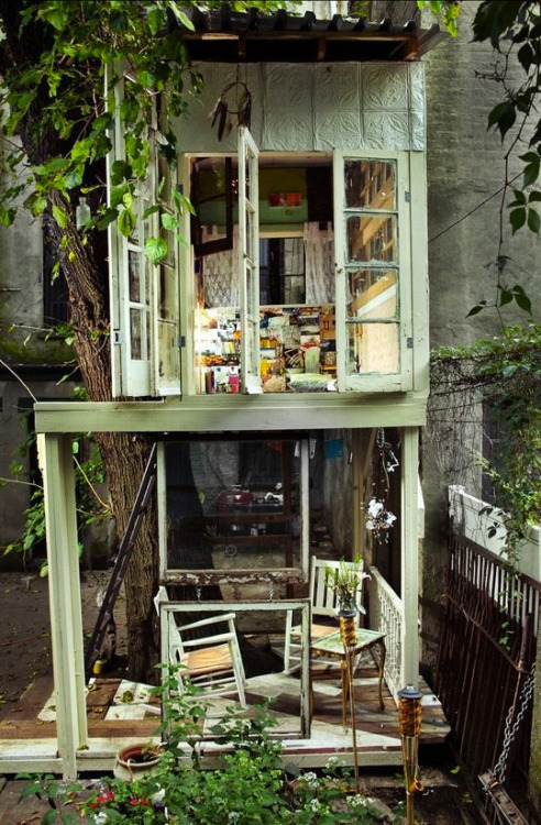 A Treehouse in Brooklyn. A 40-square-foot waterproof and airtight urban treehouse built by