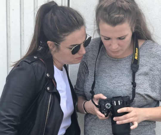 femmes entrepreneurs - mannequin et photographe maison