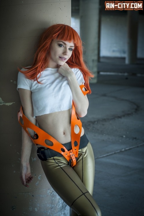 the-dark-joker-chronicle:  Sexy Leeloo !!!   Sexy Cosplay and Geek things the liar of the Dark Joker like,follow,reblog    Click here for the archive