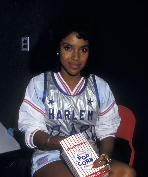 Phylicia Rashad with Malcolm Jamal Warner at &ldquo;Franciscan Games&rdquo; (1987).