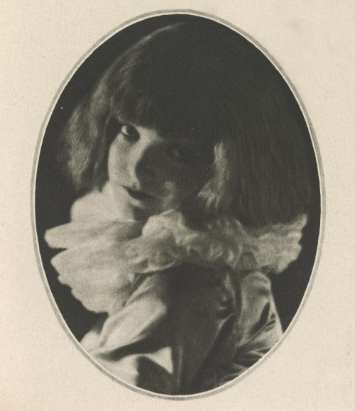 Marjorie Peterson, 1922James Abbe :: Marjorie Peterson. Shadowland, April 1922 issue. | src internet