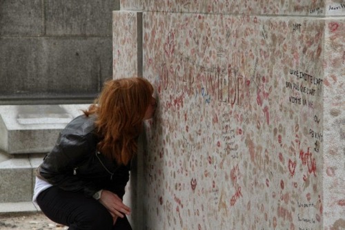 philip-ham:ryanpanos:Oscar Wilde’s Lipstick-Covered Tomb | ViaThe practice started in the