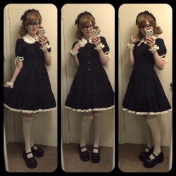 gingerbreadcoffin:  xtoxictears:  lavenderlilly:  I love this Metamorphose dress with its giant peter pan collar.  Black dress + white collar and lace = yes please.  I need *-*  Good heavens, you look adorable! &lt;3 