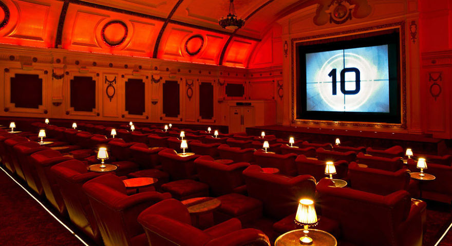 coolthingoftheday:  TOP TEN BEST MOVIE THEATRES AROUND THE WORLD1. Hollywoos Studios,