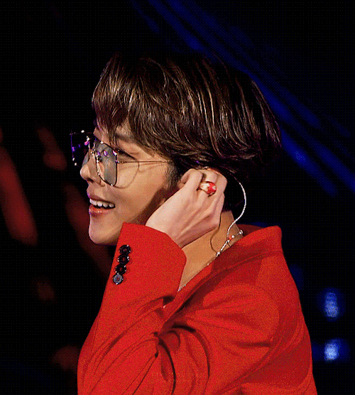 6/100days Of Jung Hoseok |red Suit Supremacy
