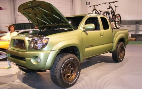 offroaderize: Damn I love the look of these Tacomas