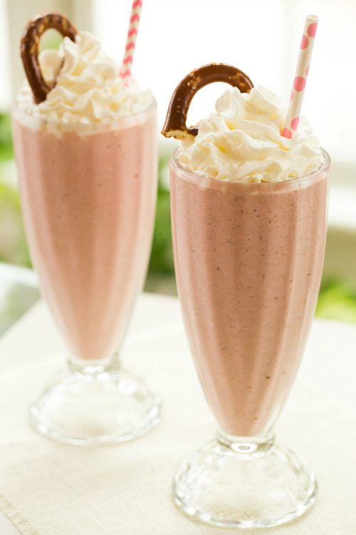 confectionerybliss:Strawberry Pretzel Salad Milkshake | Brown Eyed Baker“pretzel salad”?